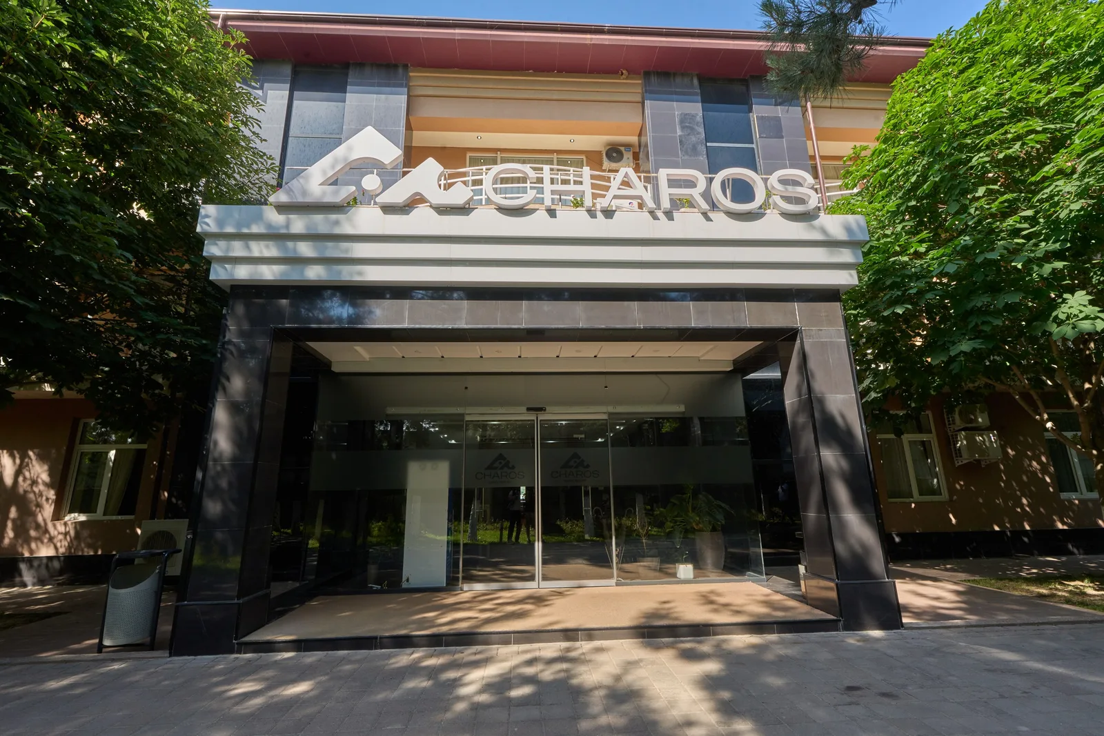 Charos Delux Resort & Spa